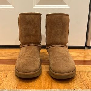 UGG Classic Short II Boot | Chestnut | Children’s size 6 | Women’s size 8